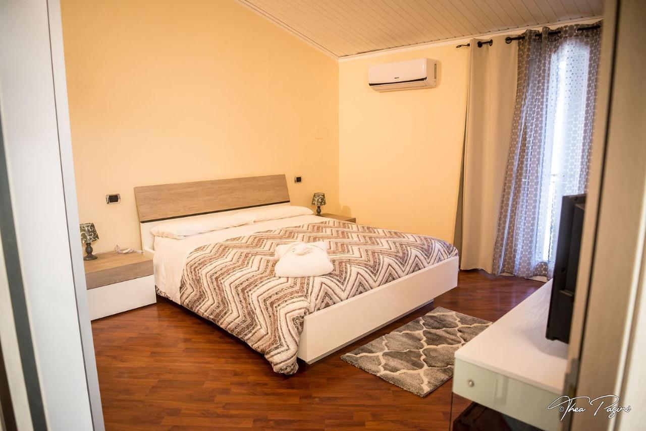 Lonatino Hotel 2*